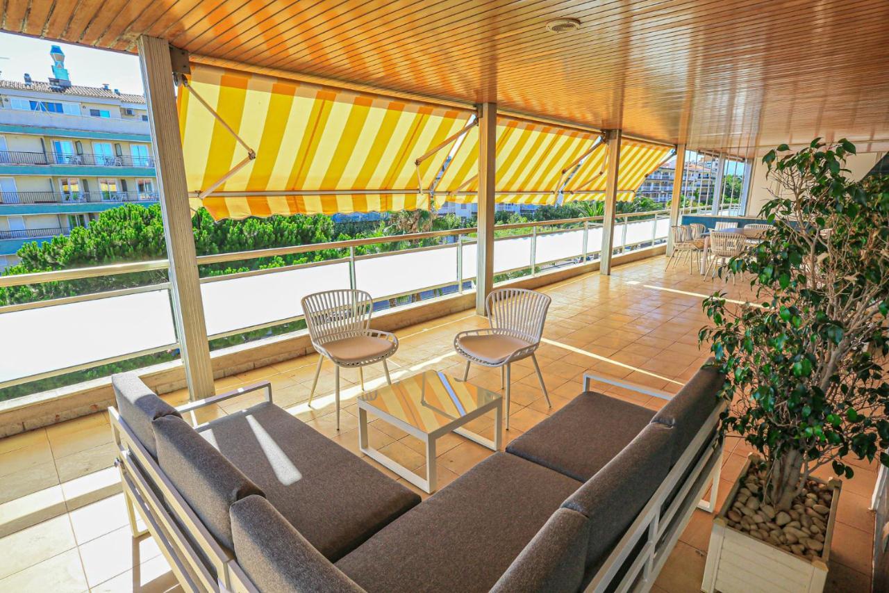 Aquarium - Only Families Apartment Cambrils Exterior photo