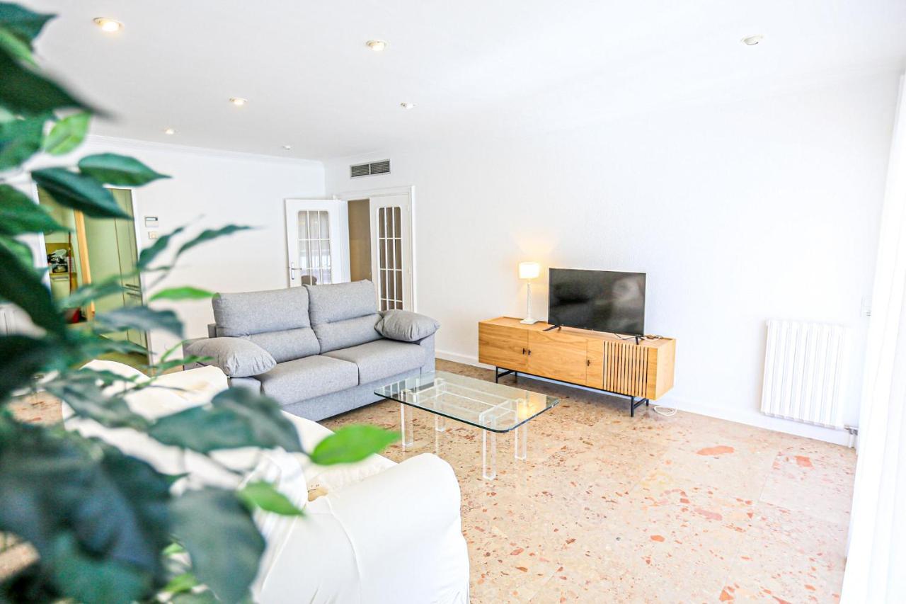 Aquarium - Only Families Apartment Cambrils Exterior photo