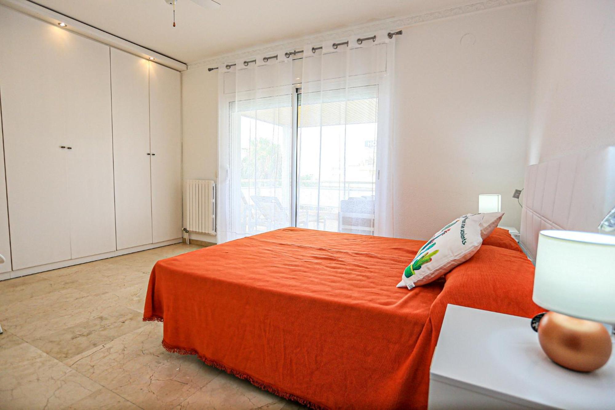 Aquarium - Only Families Apartment Cambrils Exterior photo
